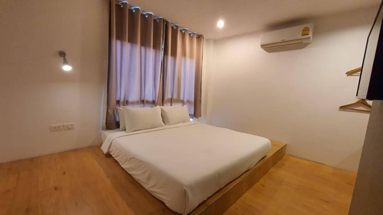 Srianunt Boutique Hotel Бурирам Стая снимка
