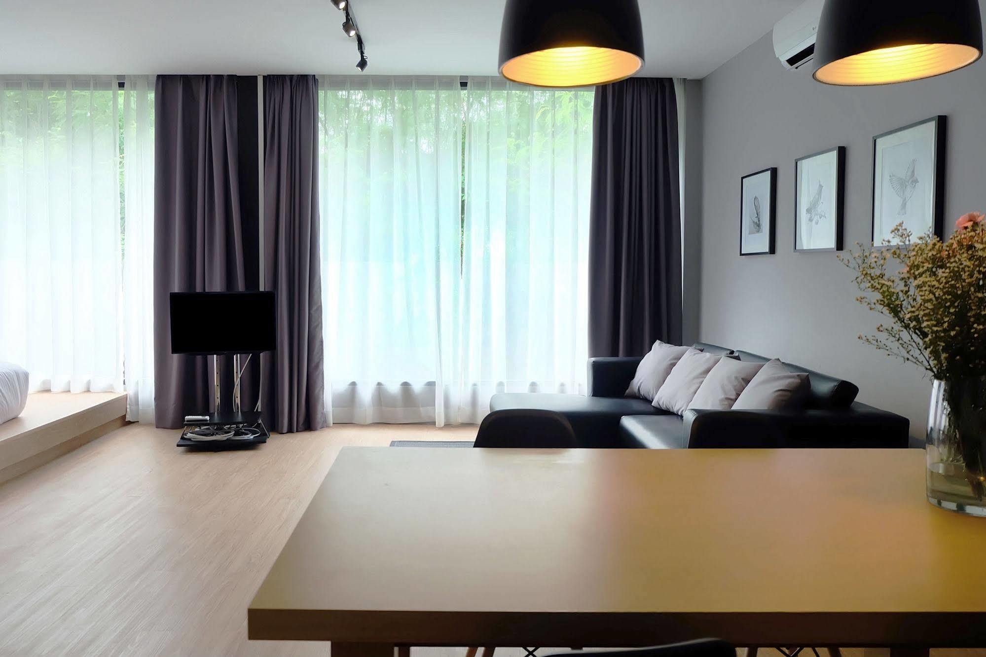 Srianunt Boutique Hotel Бурирам Екстериор снимка