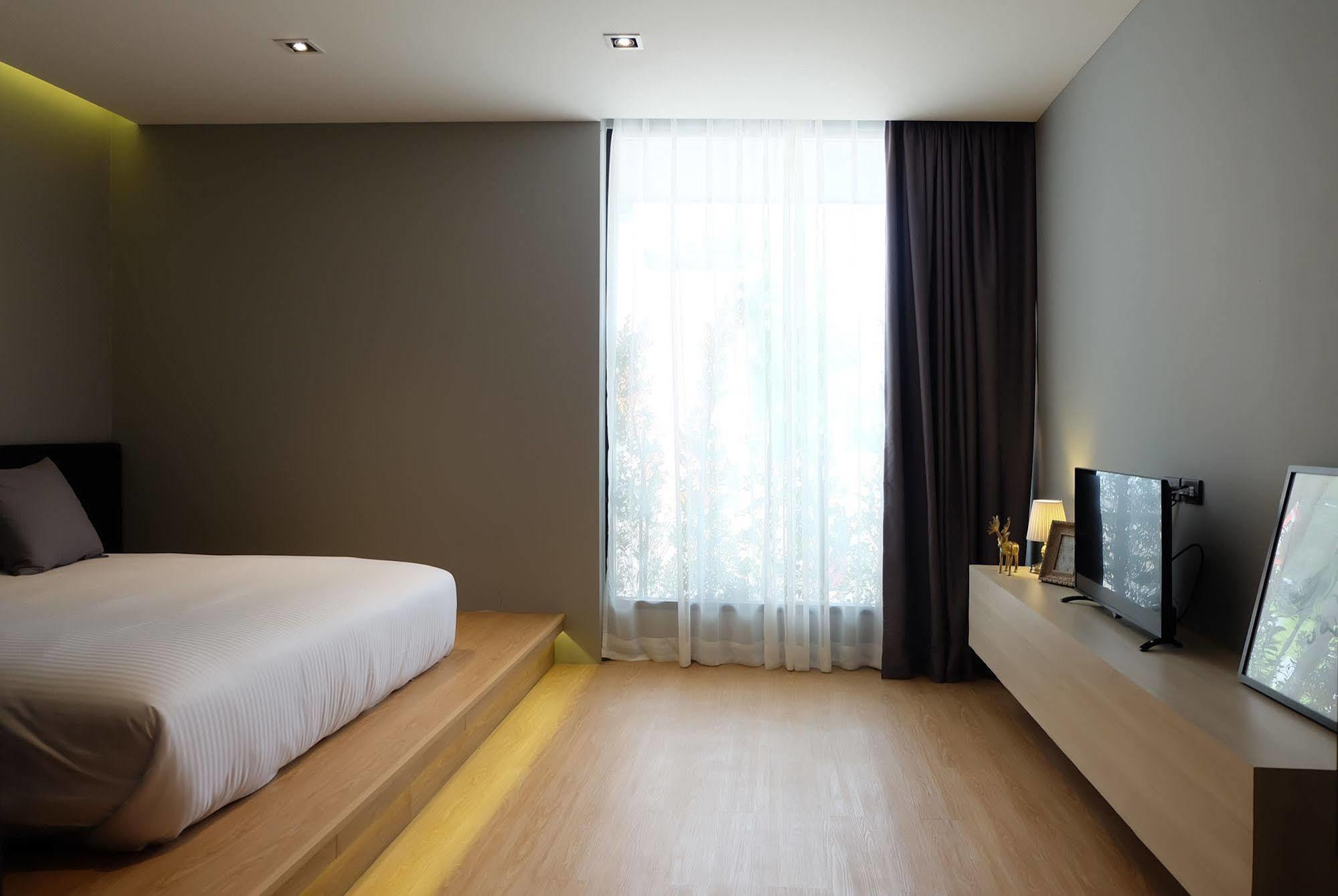 Srianunt Boutique Hotel Бурирам Екстериор снимка